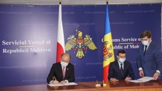 signing